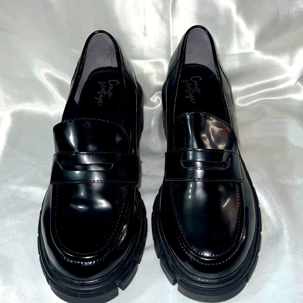 Crown Vintage size 8.5